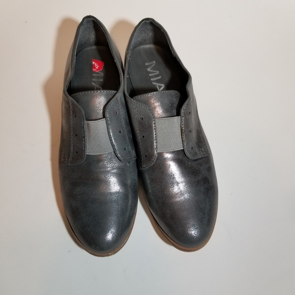 Mia Eleanorr Laceless Oxfords - Picture 3 of 7